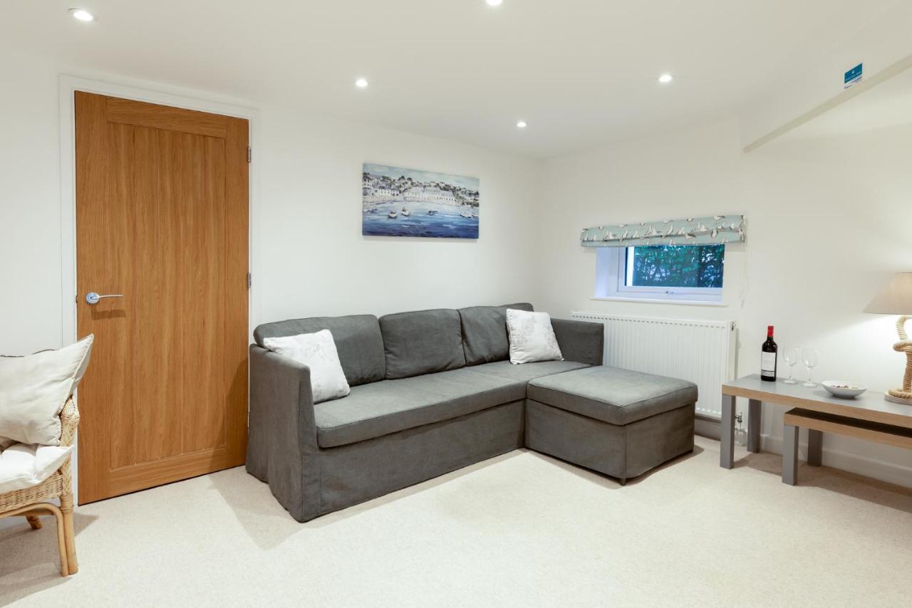 Oasis Apartment Falmouth Exterior photo